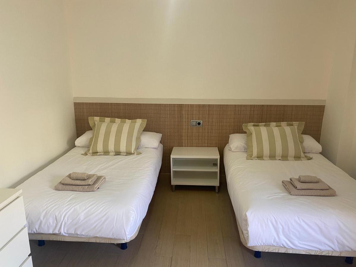 Albamar Frontline Beach Apartment 3 Bedrooms 푸엔히롤라 외부 사진